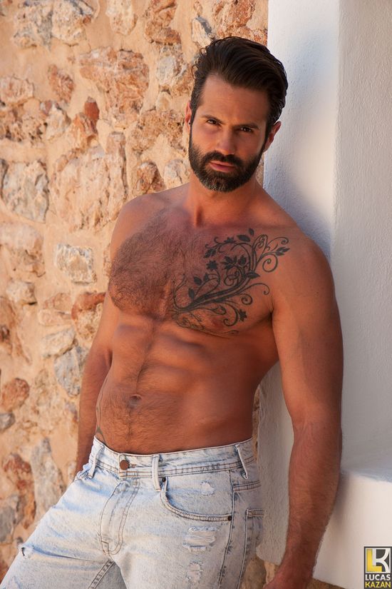 550px x 825px - Tall, Hairy & Burly Daddy Dani Robles Shows Off His Gorgeous Body In Nature  - Rough Straight Men